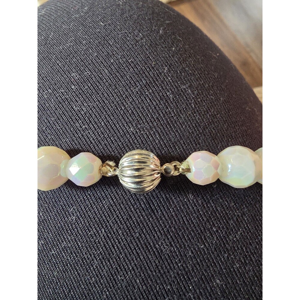 White Aurora Borealis Faceted Glass Bead Necklace Iridescent Faux Silver Clasp - Picture 5 of 6